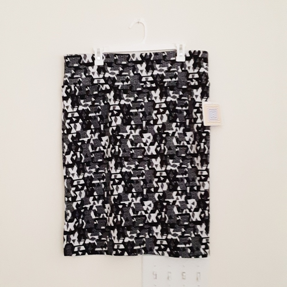 💥NEW!💥LULAROE💥CASSIE PENCIL SKIRT💥